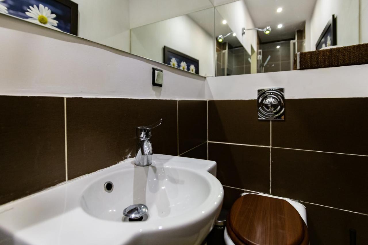 Lilly Apartment Main Train Station Old Town By The Castle Suites Krakov Exteriér fotografie